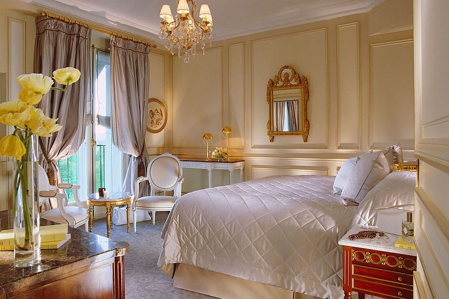 La ristrutturazione di un vecchio hotel  in centro città con la trasformazione in hotel a cinque stelle, la ricerca di arredare le stanze da letto in uno stile classico, elegante e ricercato, dopo attenta analisi degli ambienti e ricerche di mercato la scelta è stata di arredare le stanze con delle boiseries dalla particolare lavorazione, laccate in colori diversi a campione in base alla tipologia di camera. La nostra azienda progetta e realizza camere e arredamenti per strutture alberghiere e contract. Una particolare attenzione viene riservata alle specifiche esigenze del cliente, con progetti mirati su misura. Il nostro staff è in grado di coniugare le migliori caratteristiche di funzionalità e design, per dare vita a progetti esclusivi e funzionali.