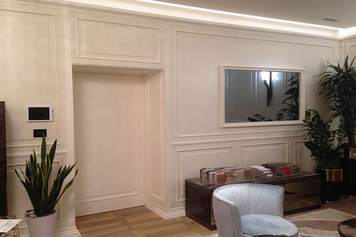 Parete boiserie laccata